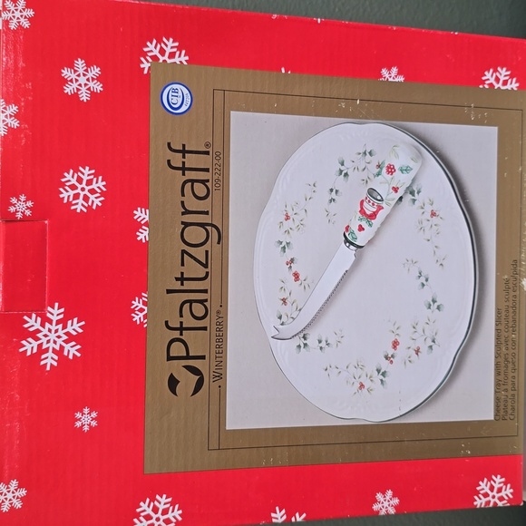 Pfaltzgraff Winterberry Plate and Knife Set - Picture 6 of 6